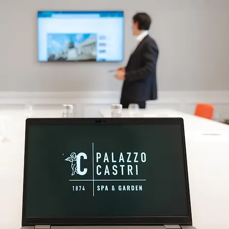 Palazzo Castri 1874 & Garden 酒店 4*